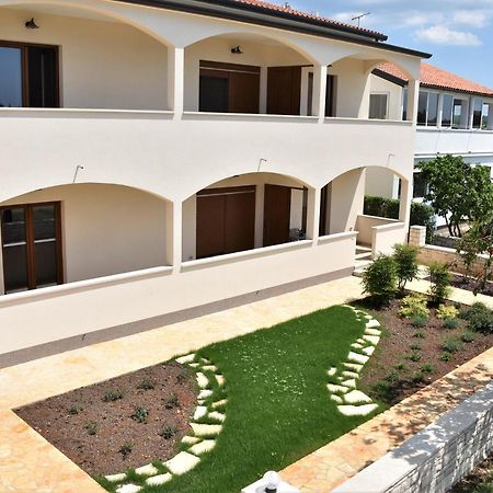 Apartmani Diana Novigrad Istria Kültér fotó