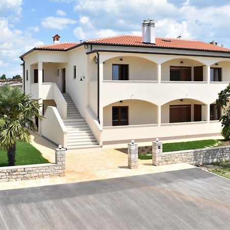 Apartmani Diana Novigrad Istria Kültér fotó