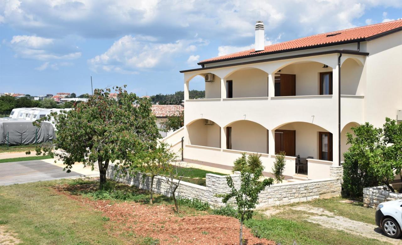 Apartmani Diana Novigrad Istria Kültér fotó