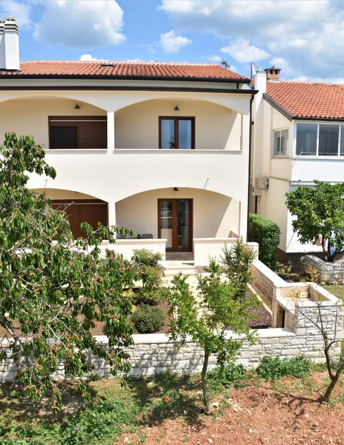 Apartmani Diana Novigrad Istria Kültér fotó
