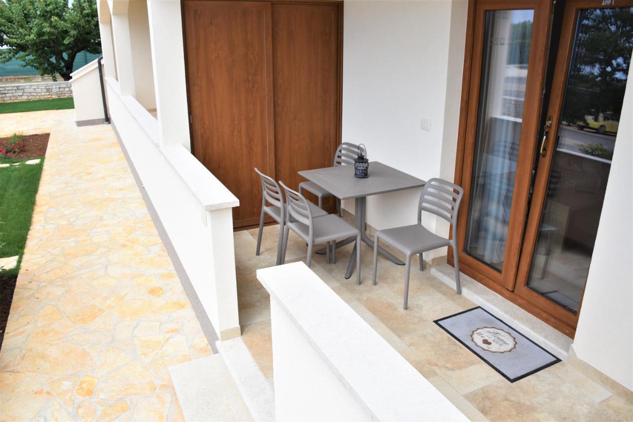 Apartmani Diana Novigrad Istria Kültér fotó