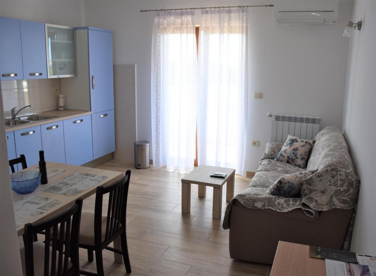 Apartmani Diana Novigrad Istria Kültér fotó